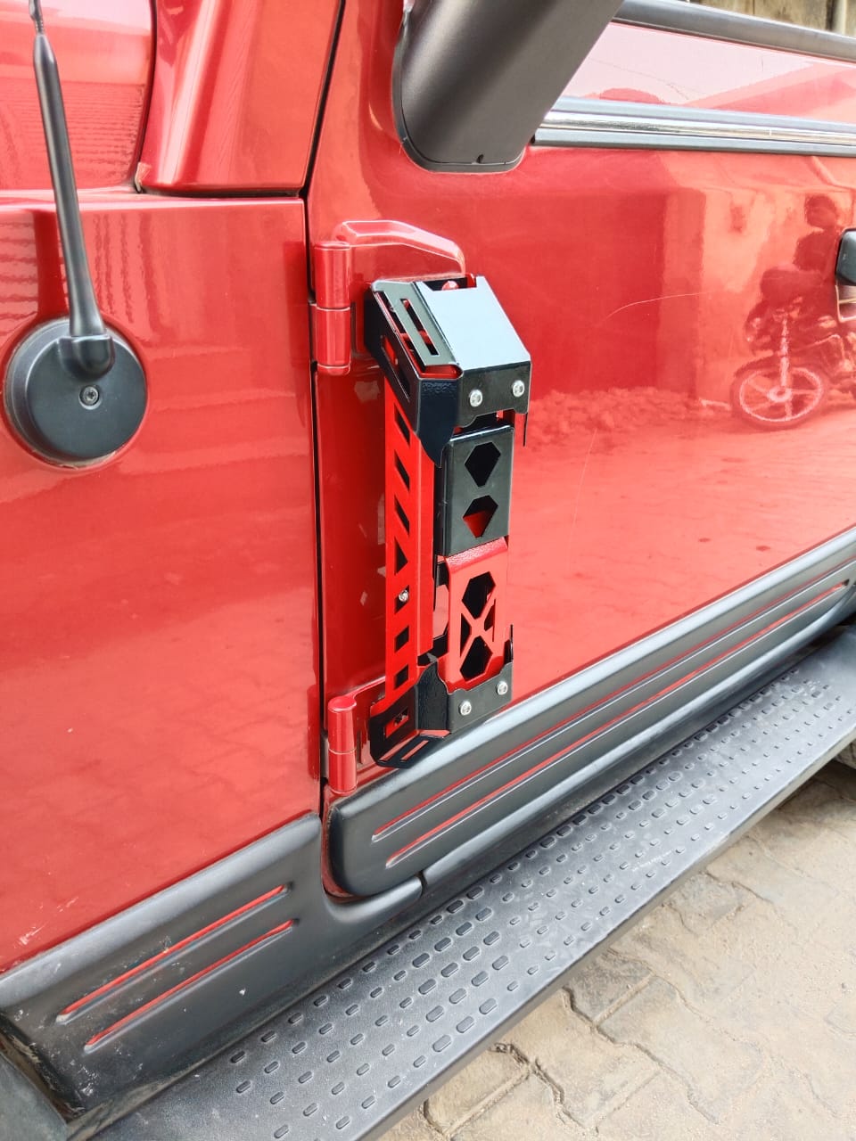 THAR ROXX ZAPTOR DOOR HINGE